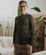 Book an Appointment with Richard Utama at 203-60 St. Clair Ave. East Toronto