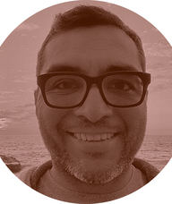 Book an Appointment with Daniel Calderón Piña for Massage