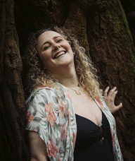 Book an Appointment with Lara Weinstein for Facials