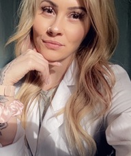 Book an Appointment with Émie Veillette for Student Treatment